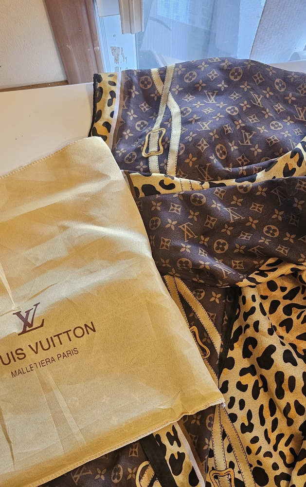 Louis Vuitton Leopard Print Scarf - Yellow and Brown 90x90cm - Picture 2 of 4